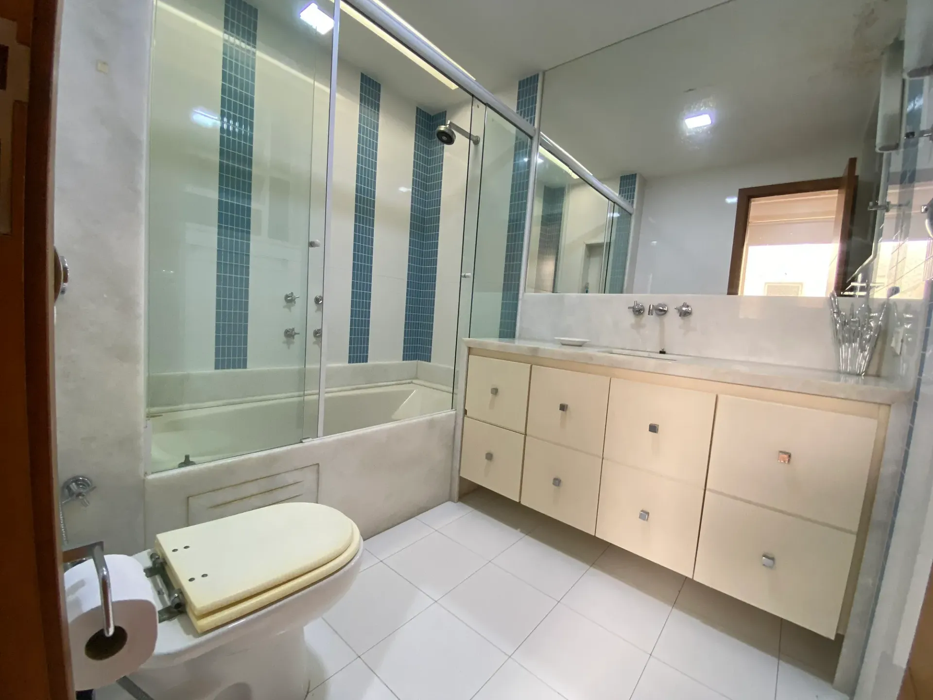Apartamento de 185 m² com 4 quartos e elevador — photo 26