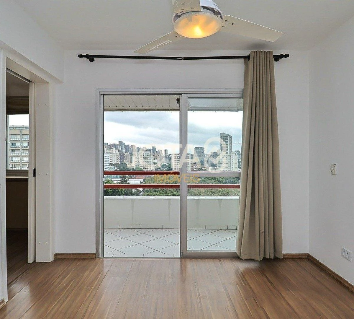 Unfurnished 1-bedroom apartment with 81 m² and parking — photo 16