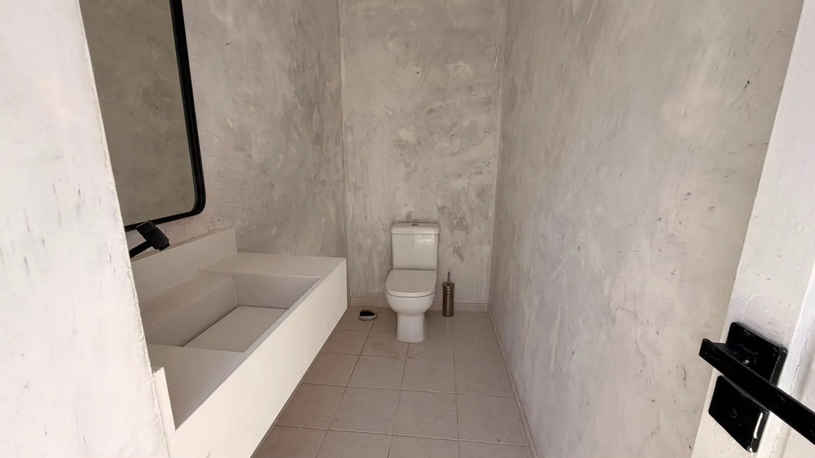Casa sem mobília com 5 quartos e churrasqueira na varanda — photo 22