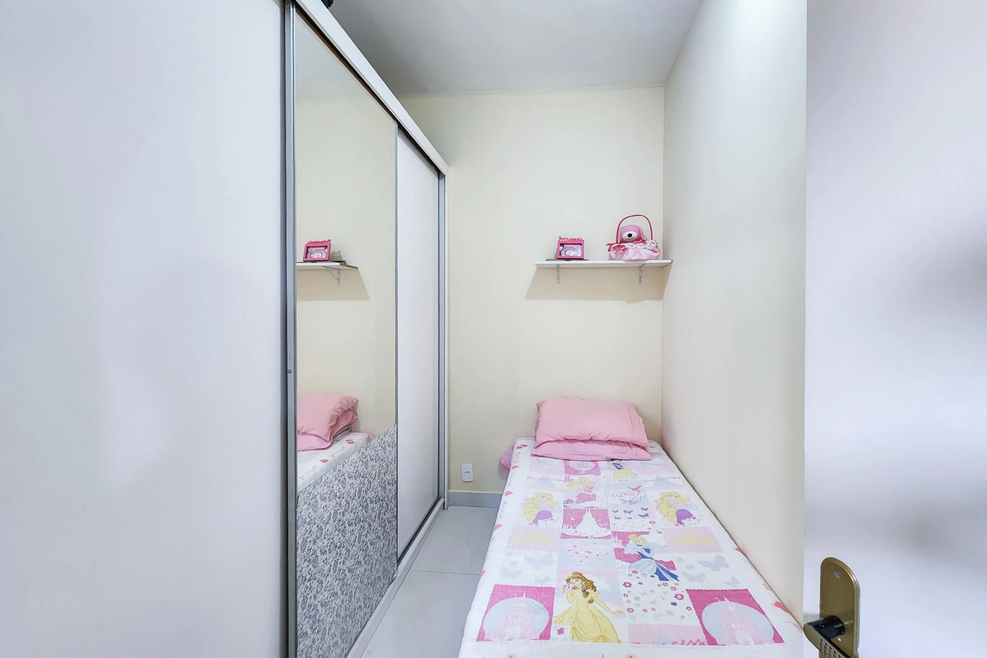 Furnished apartment, 85 m², with a home office — photo 21