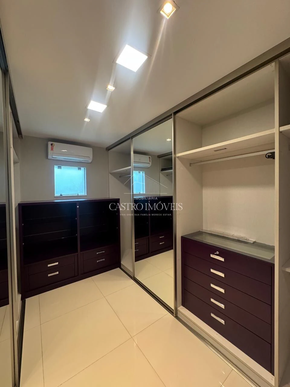Furnished 715 m² house with 5 en-suites and 4 parking — photo 22