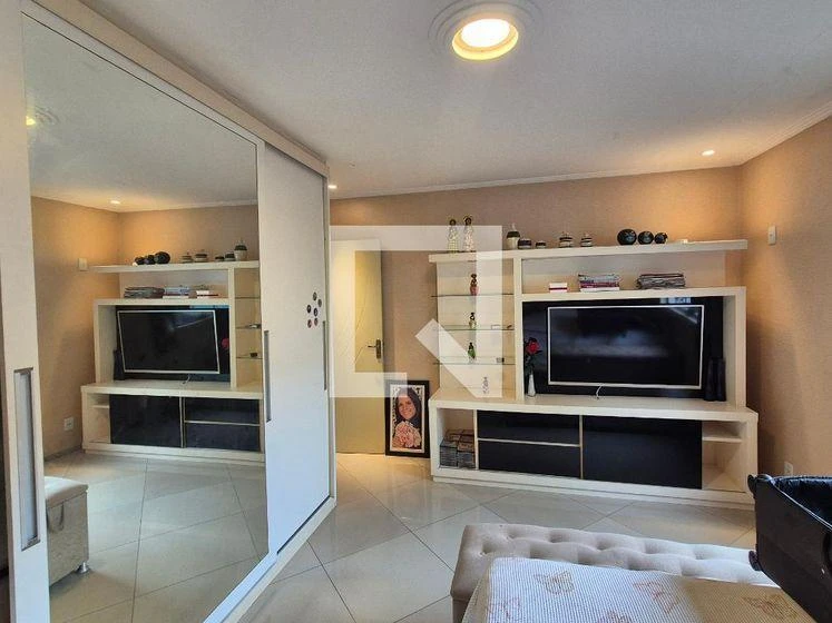 Furnished house, 400 m², with a glass-enclosed balcony — photo 17