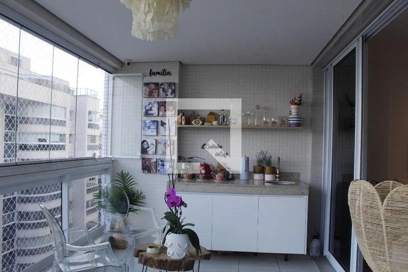 Furnished apartment, 115 m², with a glass-enclosed balcony — photo 4
