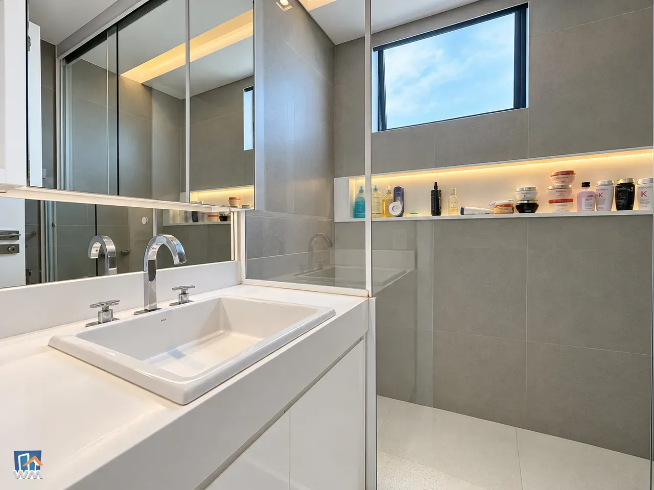 Apartment on the 30th floor with a dishwasher — photo 21