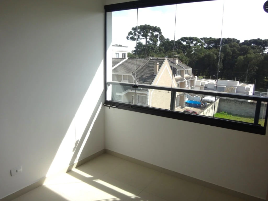 Apartment, 48 m², with a glass-enclosed balcony — photo 17