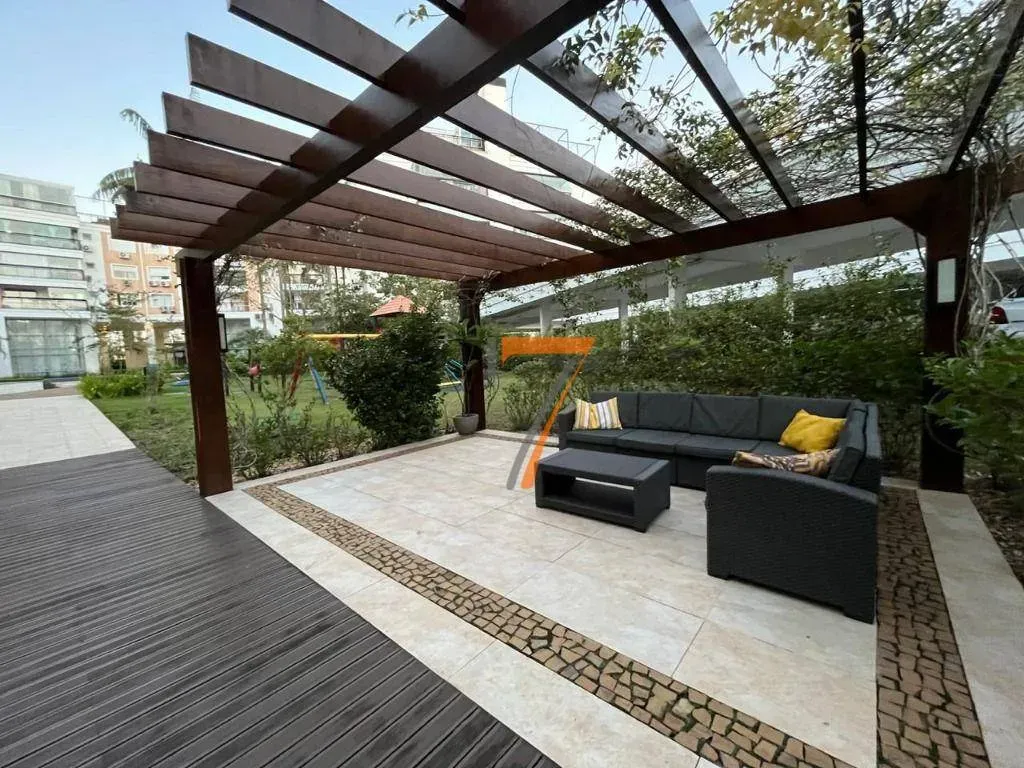 3-bedroom apartment with private garden and 337 m² — photo 31