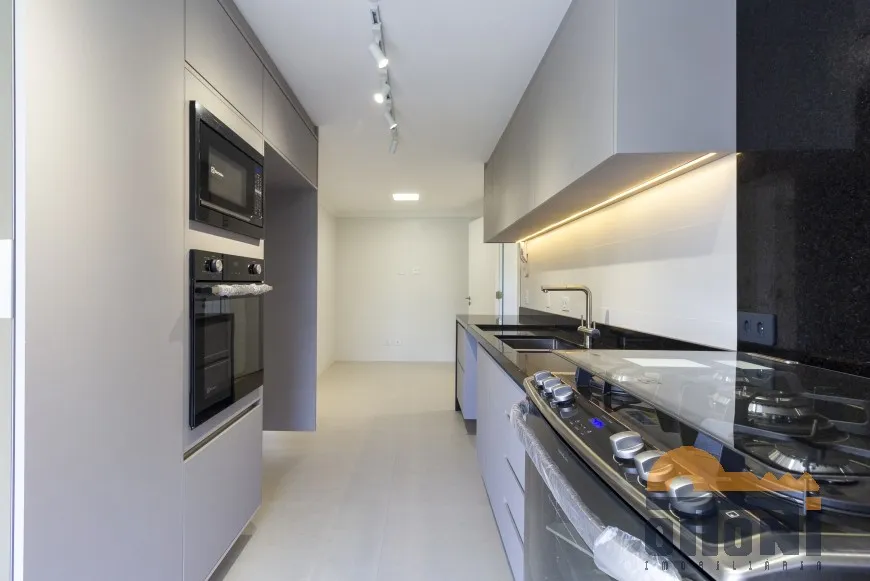 Unfurnished 4-bedroom apartment with 5 bathrooms — photo 4