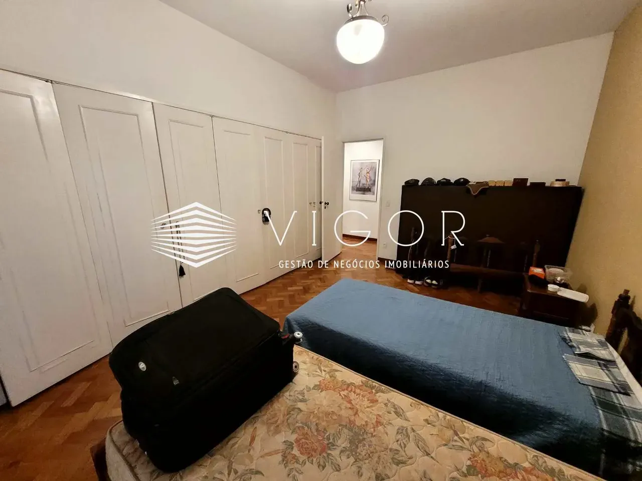 Furnished 347 m² apartment on the 2nd floor, 4 bedrooms — photo 24