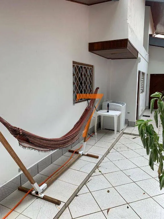 Furnished house with a workspace and 5 bedrooms — photo 43