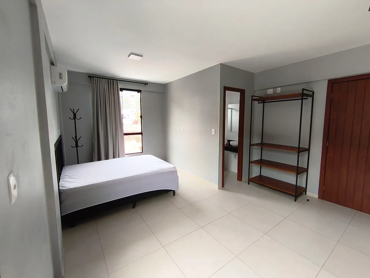 One-bedroom apartment with a home office in Florianópolis — photo 3