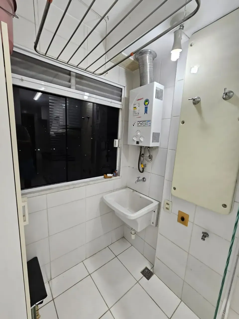 Unfurnished 3-bedroom apartment with separate kitchen — photo 7