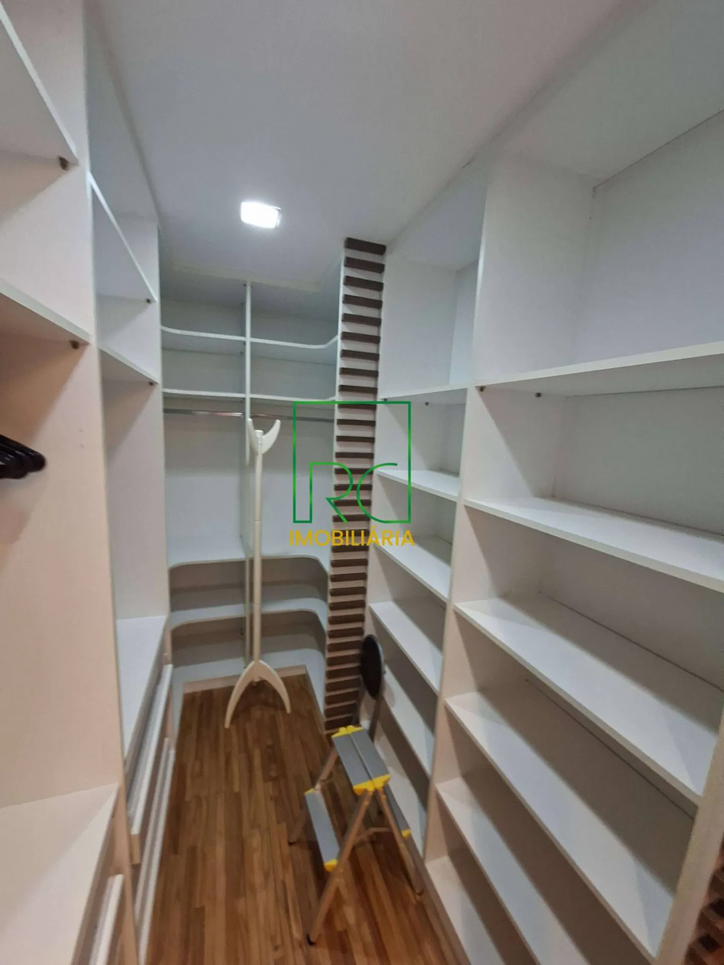 3-suite apartment with enclosed balcony and 115 m² — photo 16