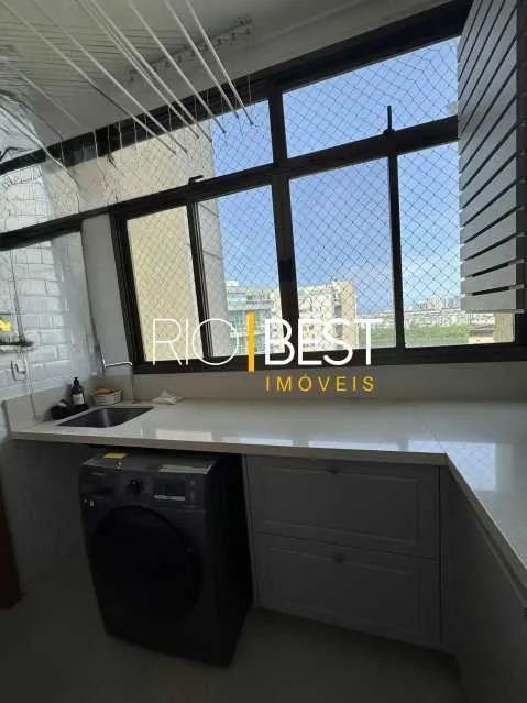 Floor-to-ceiling windows in a 4-bedroom apartment, 240 m² — photo 28