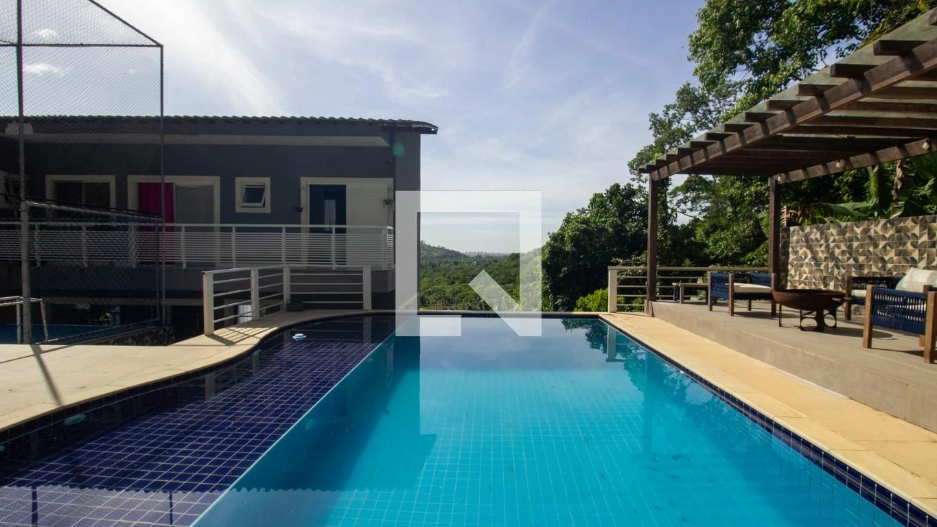 Furnished house with 5 bedrooms and 6 parking spaces — photo 54