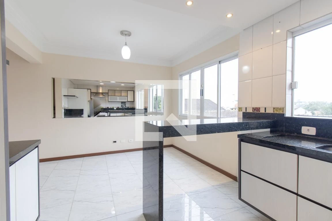 3-bedroom house with a private pool in Curitiba — photo 21