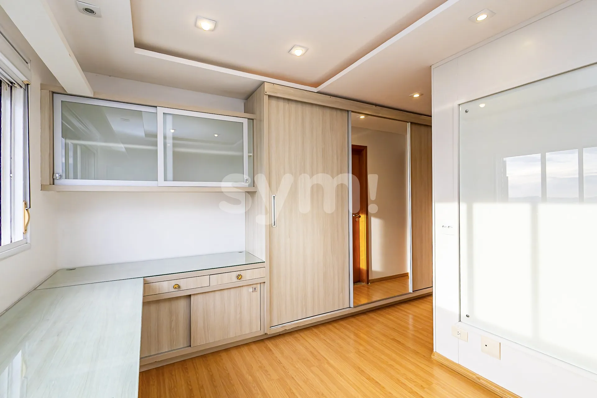 3-bedroom apartment with private BBQ on balcony — photo 17