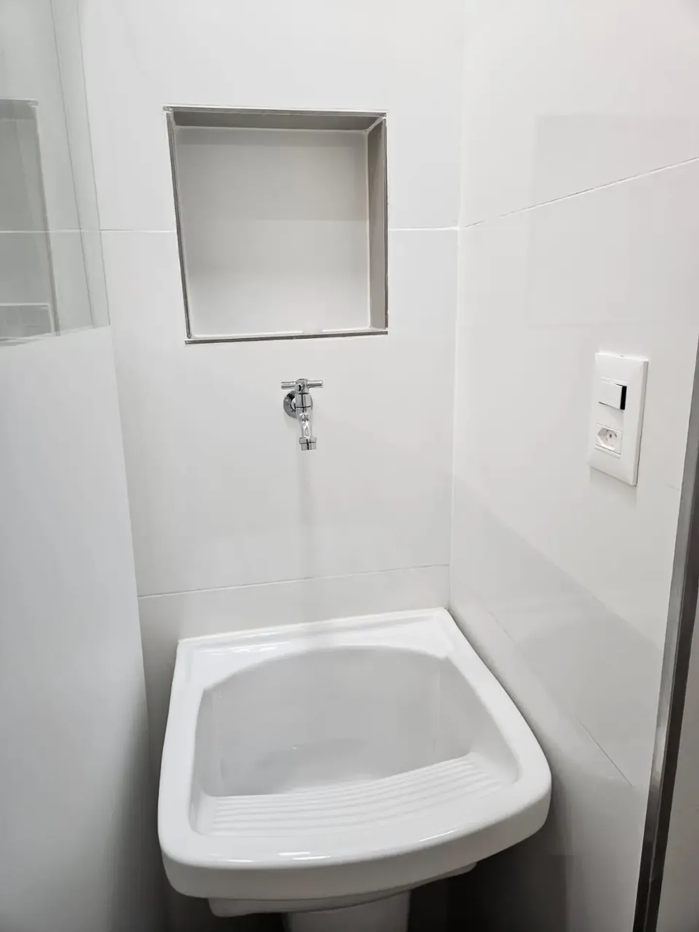 Furnished apartment with air conditioning and 1 bedroom — photo 22