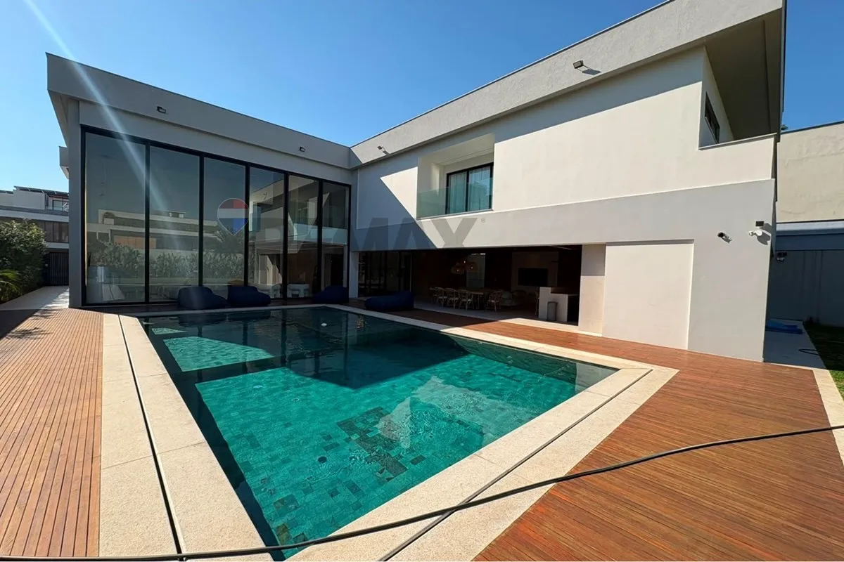 Furnished house with 5 en-suite bedrooms and private BBQ — photo 8