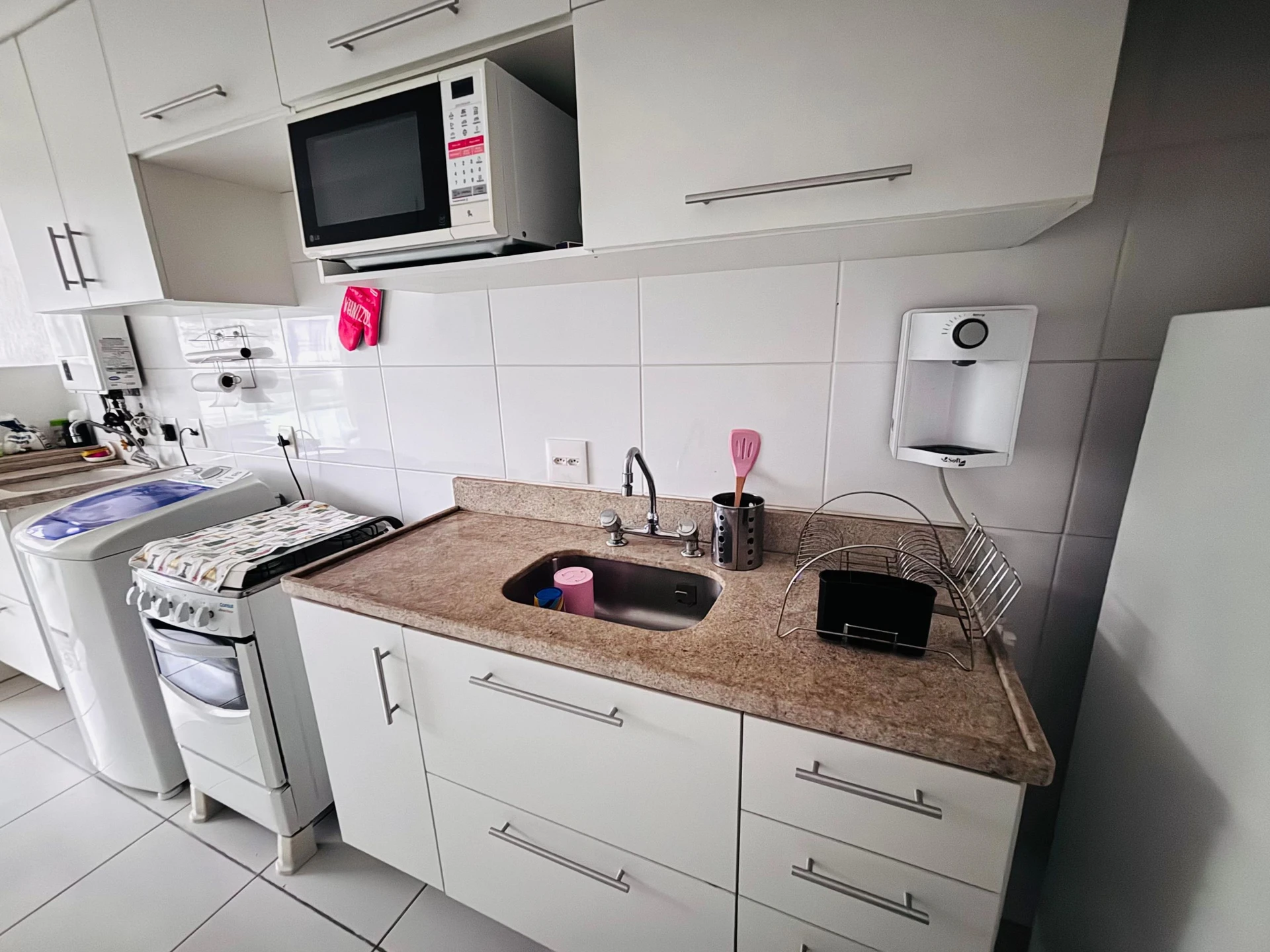 Furnished 2-bedroom apartment with separate kitchen — photo 18