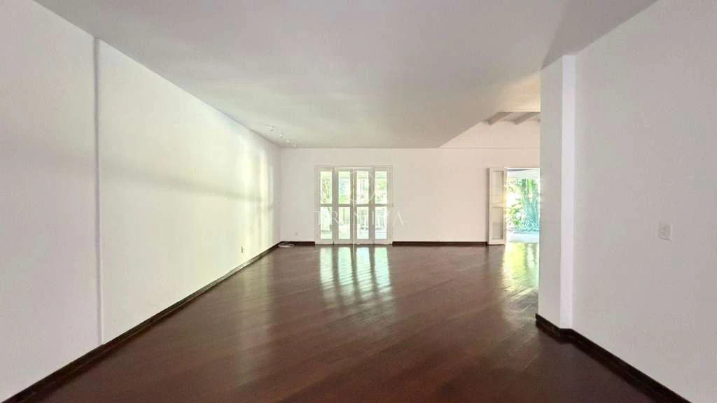 900 m² duplex house with 5 en-suite bedrooms — photo 19