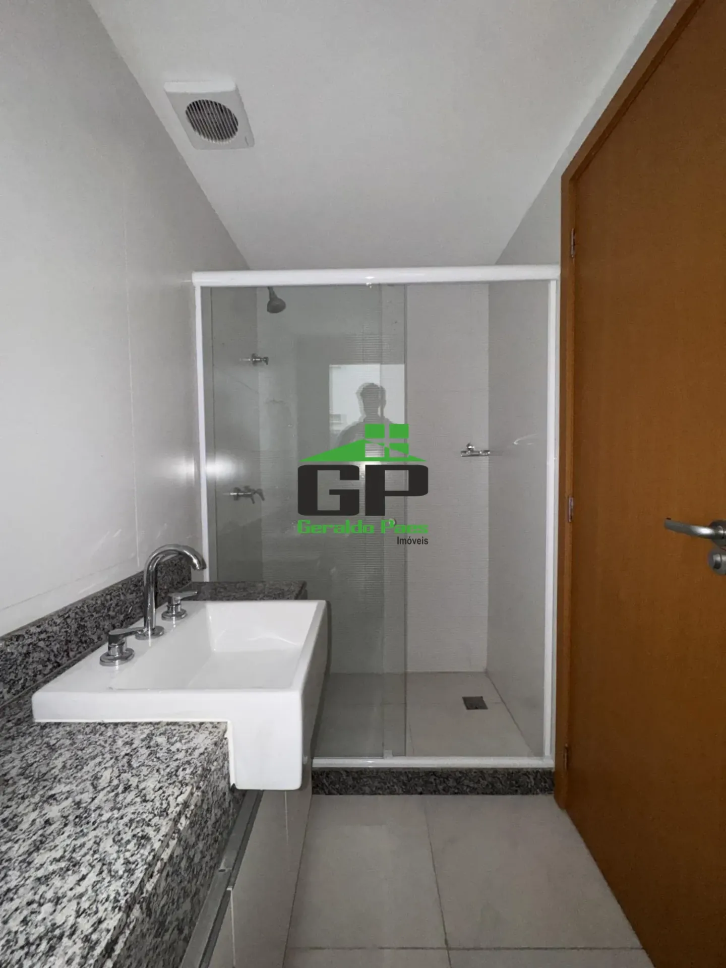 Квартира с 3 спальнями, балконом и 2 парковочными местами — photo 27