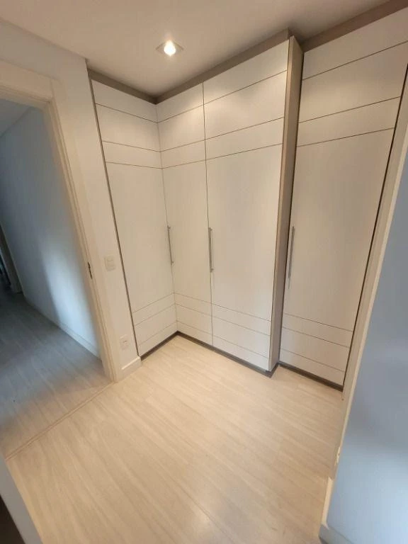 3-bedroom apartment with a park view — photo 38