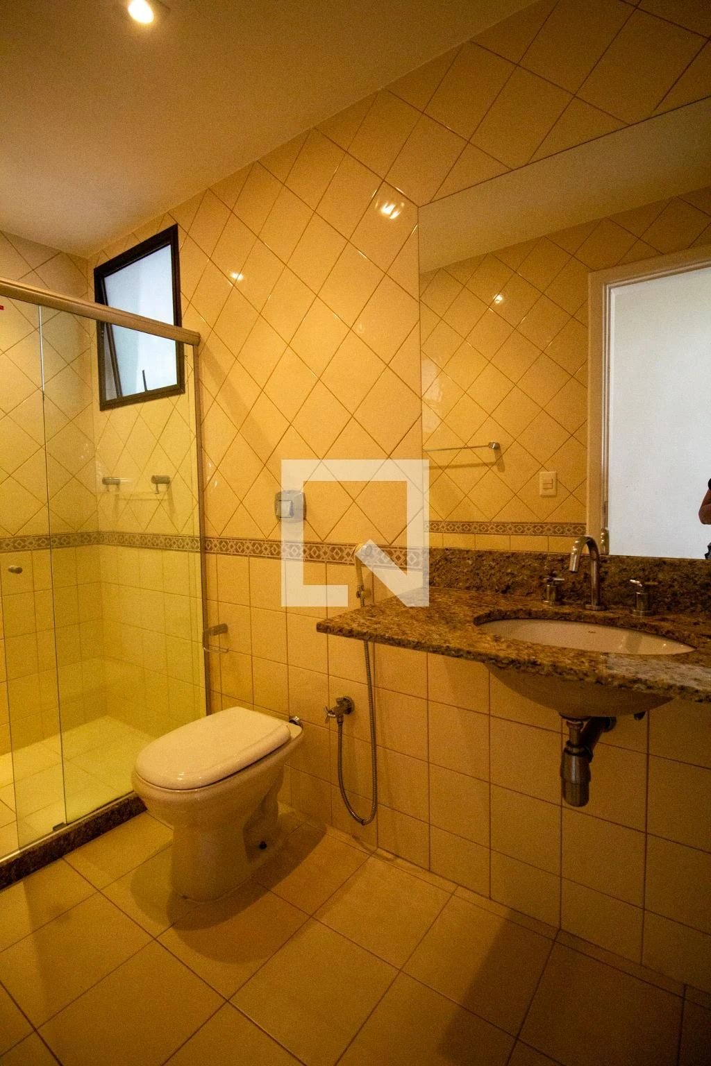 3-bedroom apartment with enclosed kitchen and private garden — photo 31
