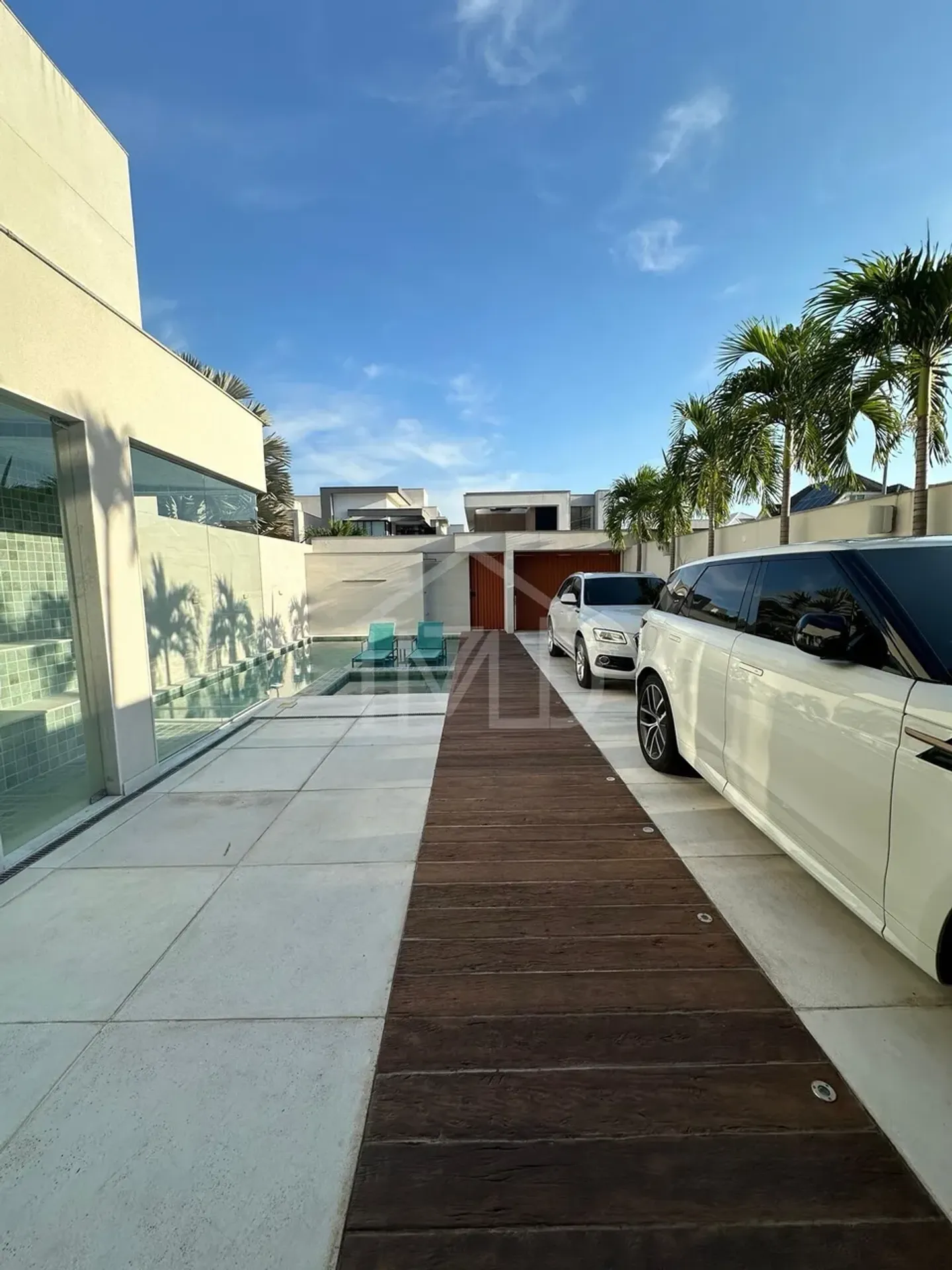 Furnished house with 4 bedrooms and 600 m² — photo 33