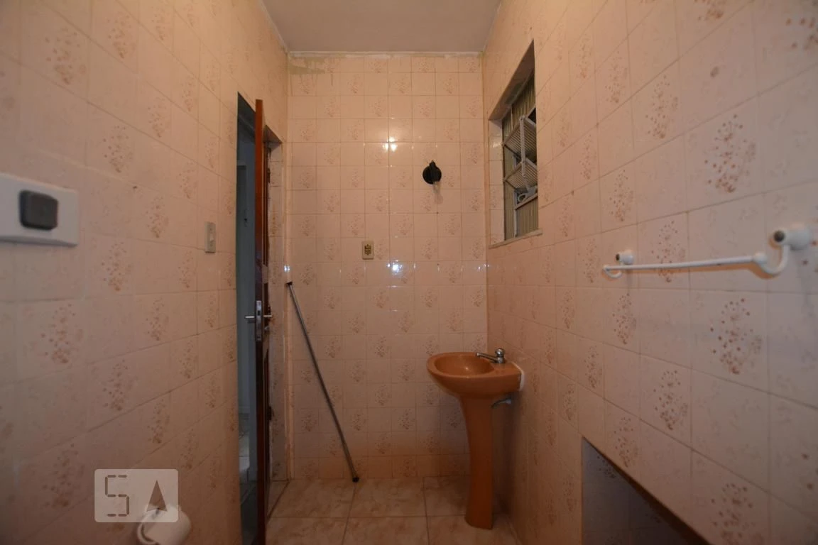 3-bedroom apartment with a glass-enclosed balcony — photo 38