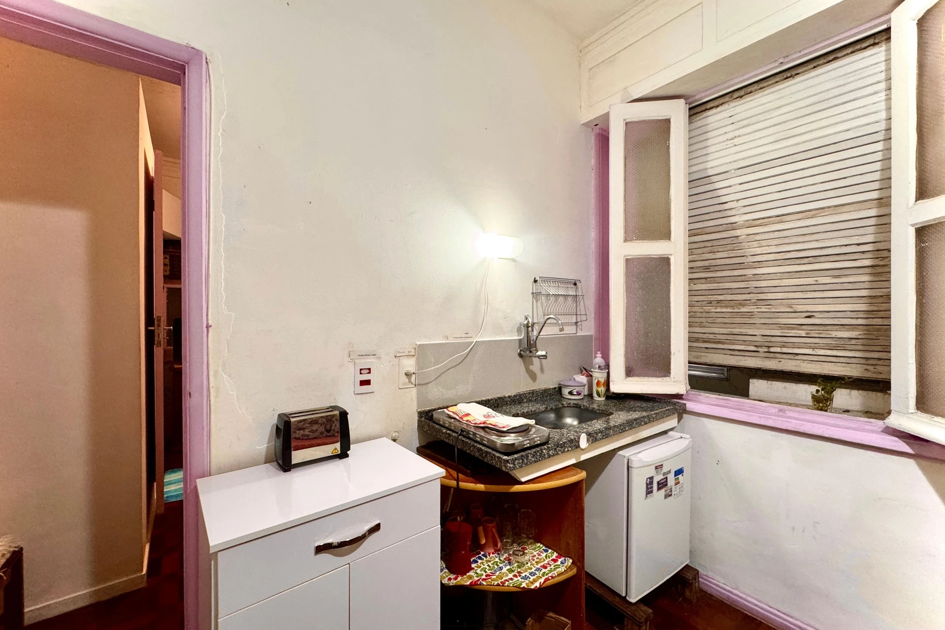 Furnished 1-bedroom apartment with a gas stove — photo 11