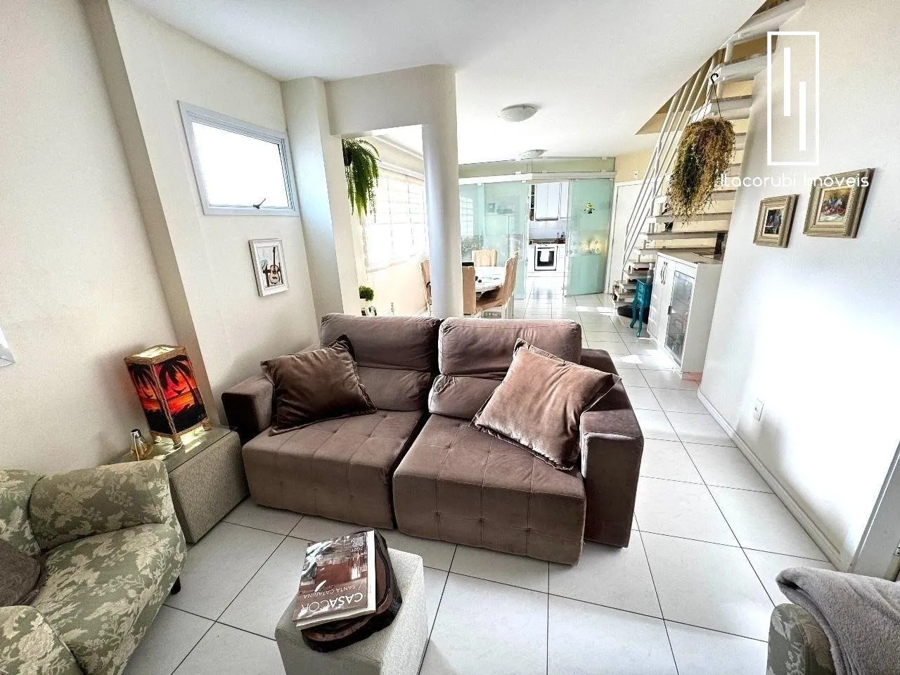 Apartamento amueblado de 209 m² con 3 suites y 2 plazas