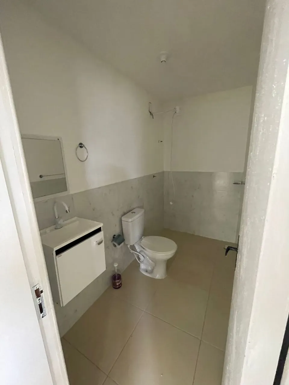 Unfurnished studio with 1 bedroom and no parking — photo 2
