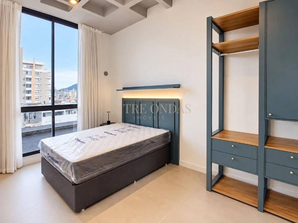 One-bedroom apartment with floor-to-ceiling windows — photo 10