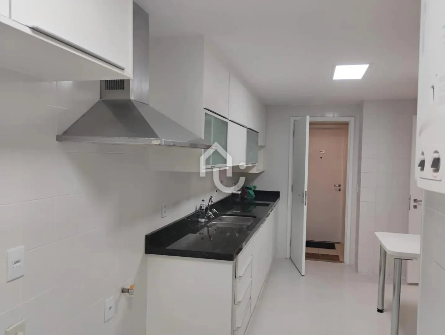 Water view in a 3-bedroom apartment, 160 m² — photo 7