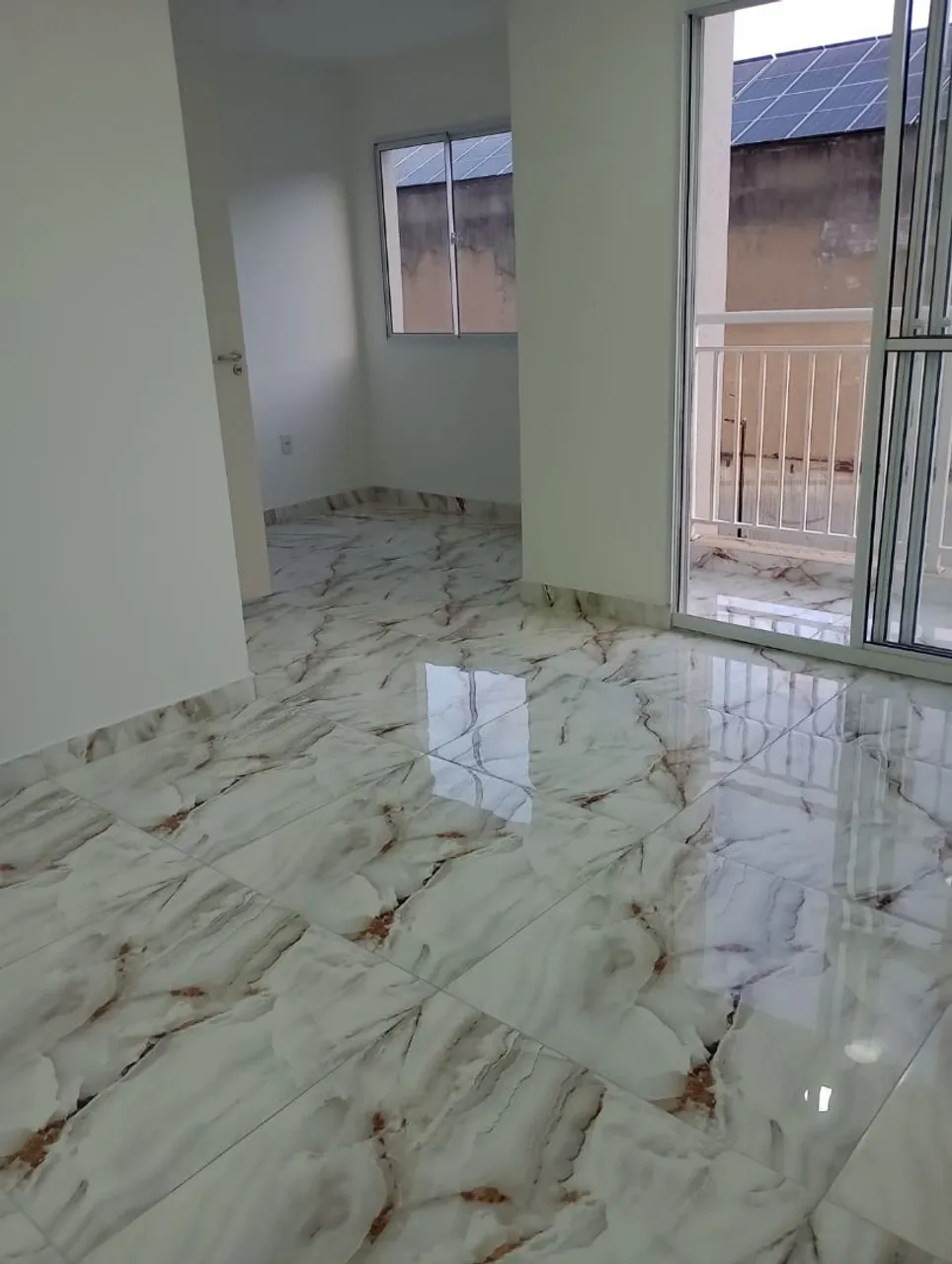One-bedroom apartment in a building with a gym — photo 9