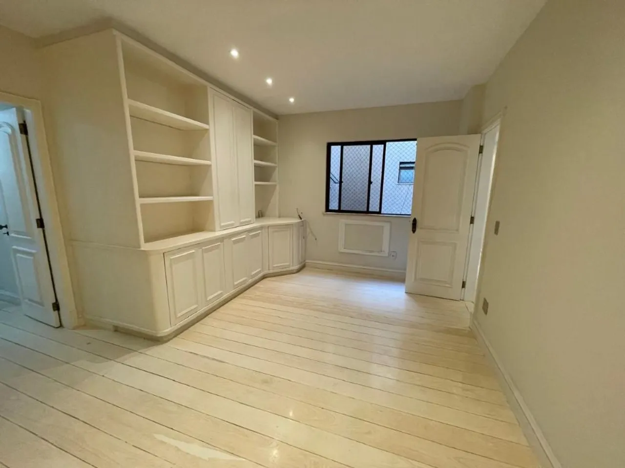 3-bedroom 3-bath apartment with 250 m² and 3 parking — photo 8