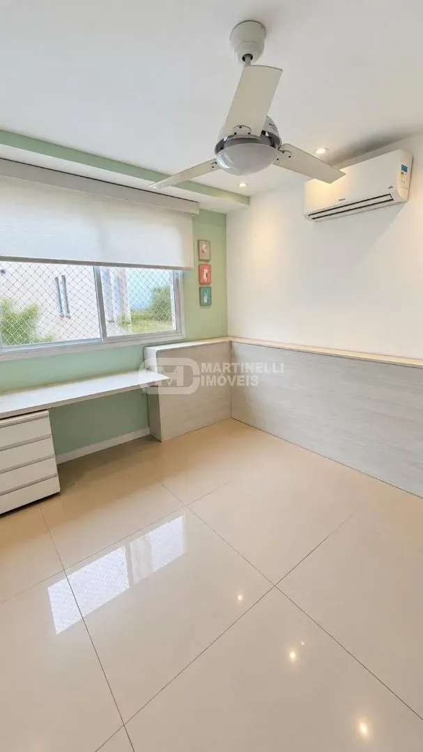 Balcony with a grill in a 3-bedroom apartment, 264 m² — photo 26