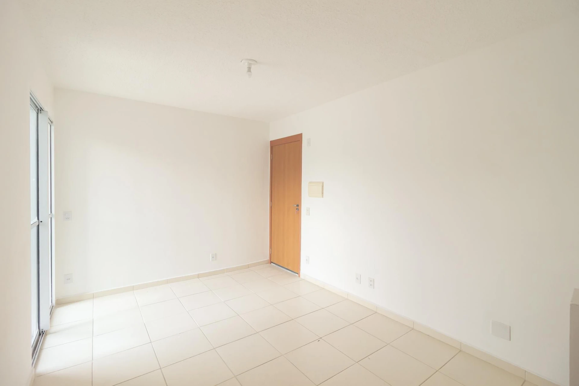 2-bedroom apartment with balcony and shared pool — photo 5