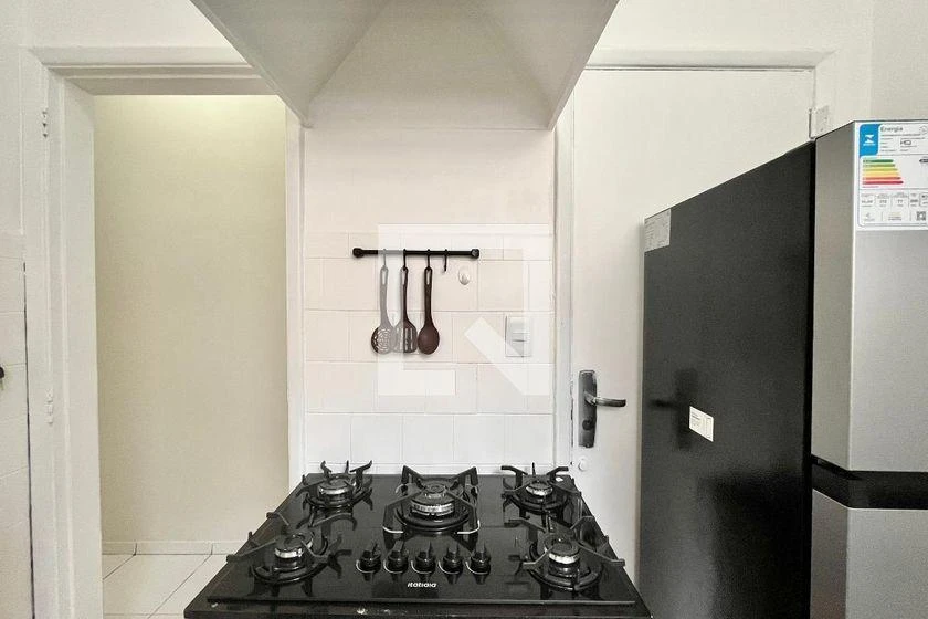 Furnished 2-bedroom apartment with a gas stove kitchen — photo 15