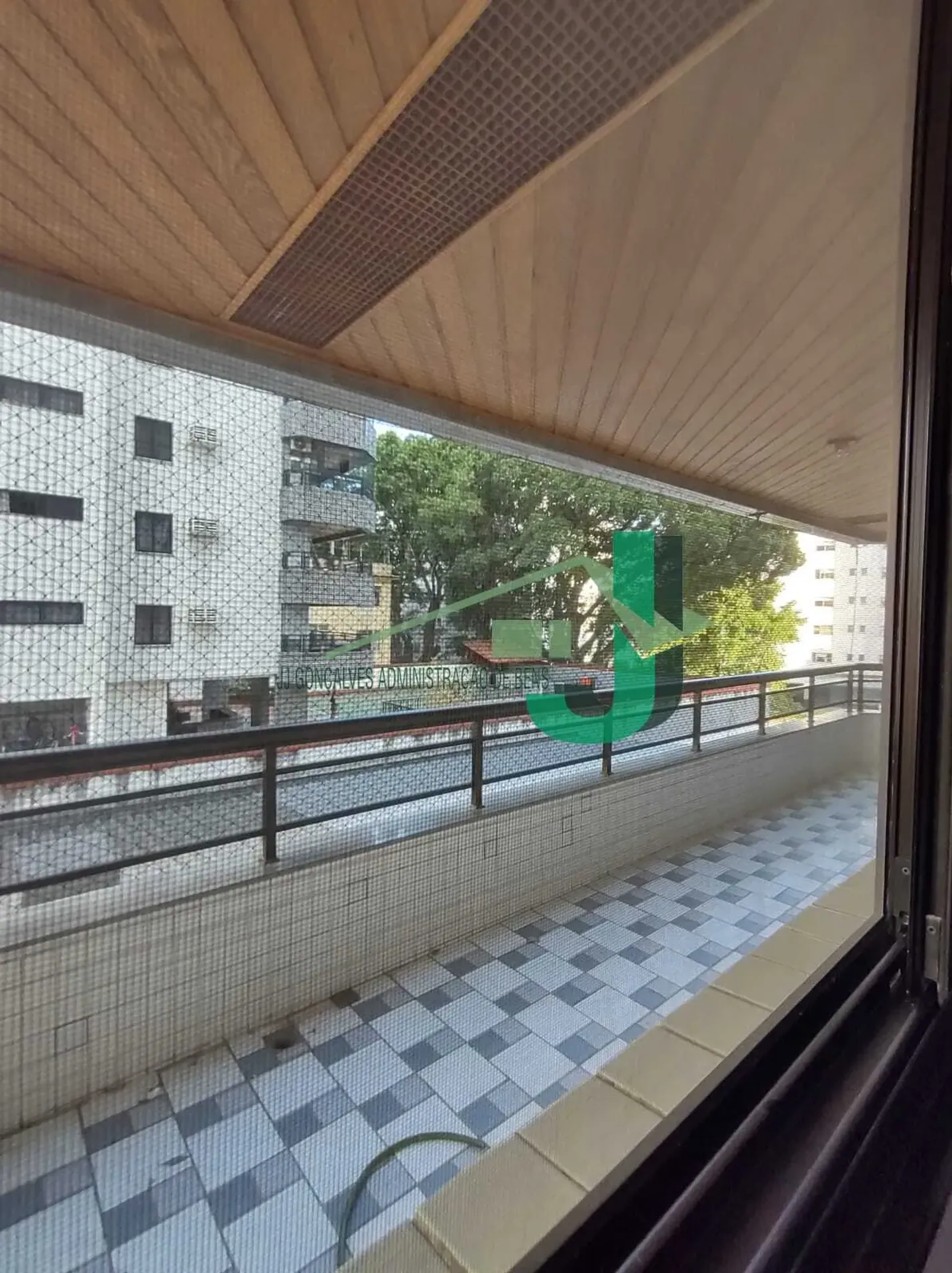 3-bedroom apartment with 3 parking spaces — photo 22