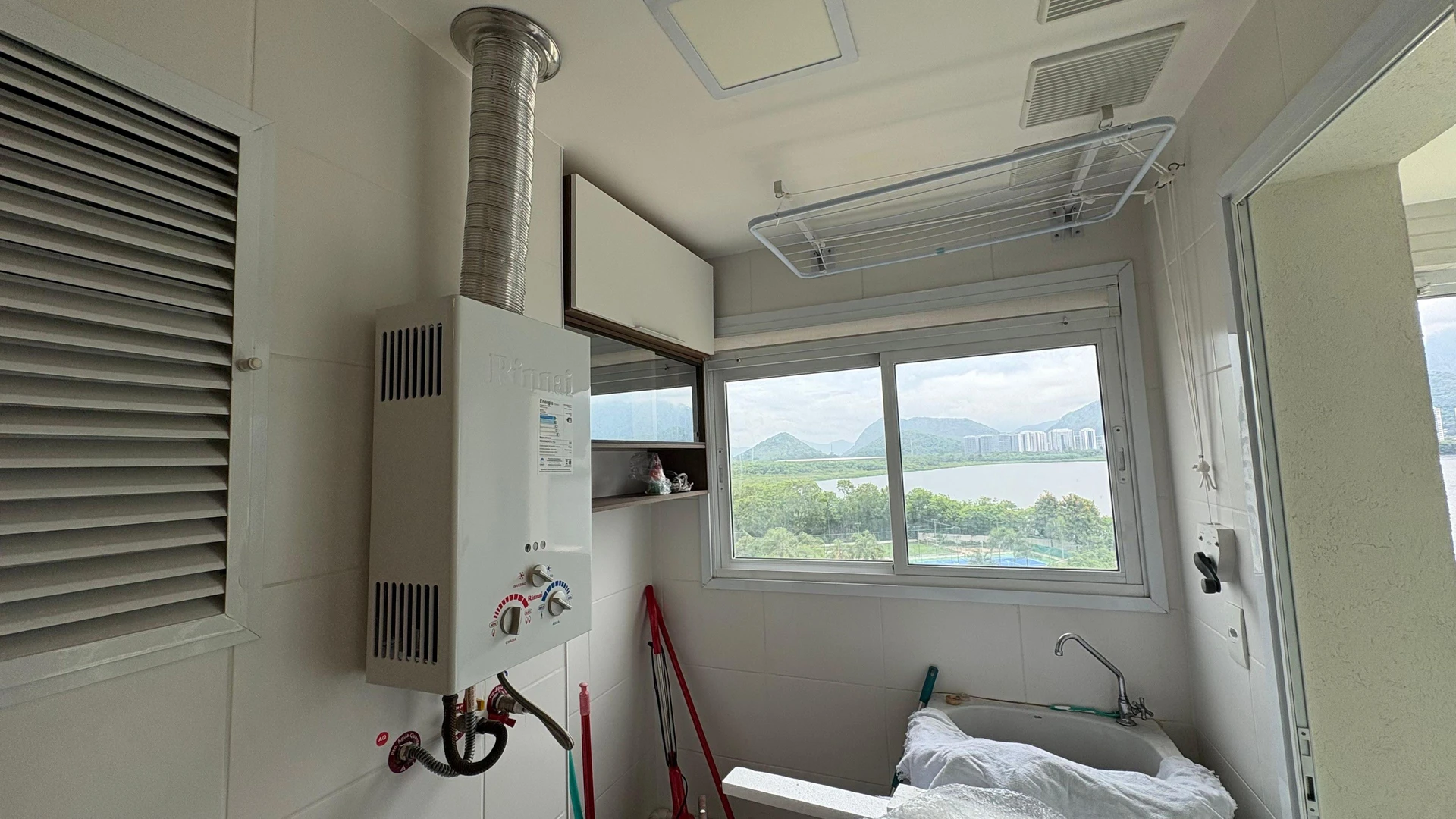 Water view in a 3-bedroom apartment, 85 m² — photo 9