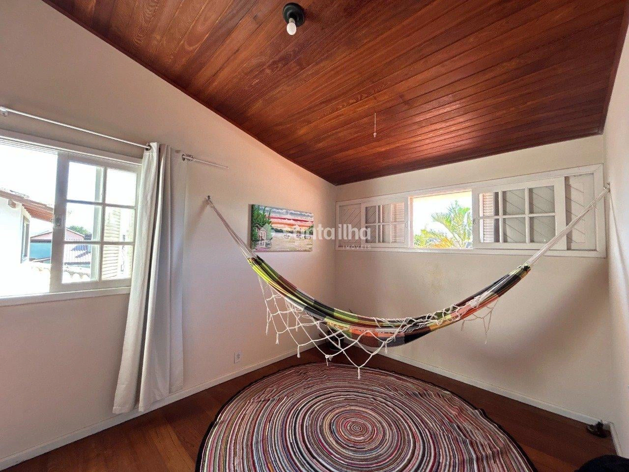 Casa de 300 m² con bañera y balcón gourmet — photo 12
