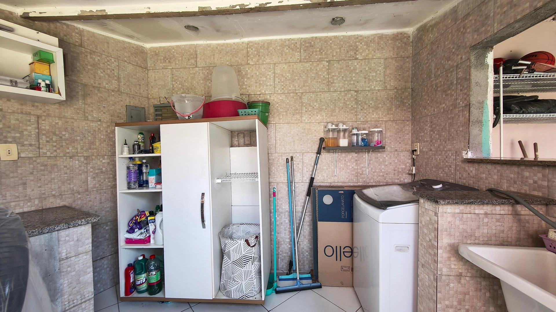 Дом 300 м² с садом и грилем на балконе — photo 39