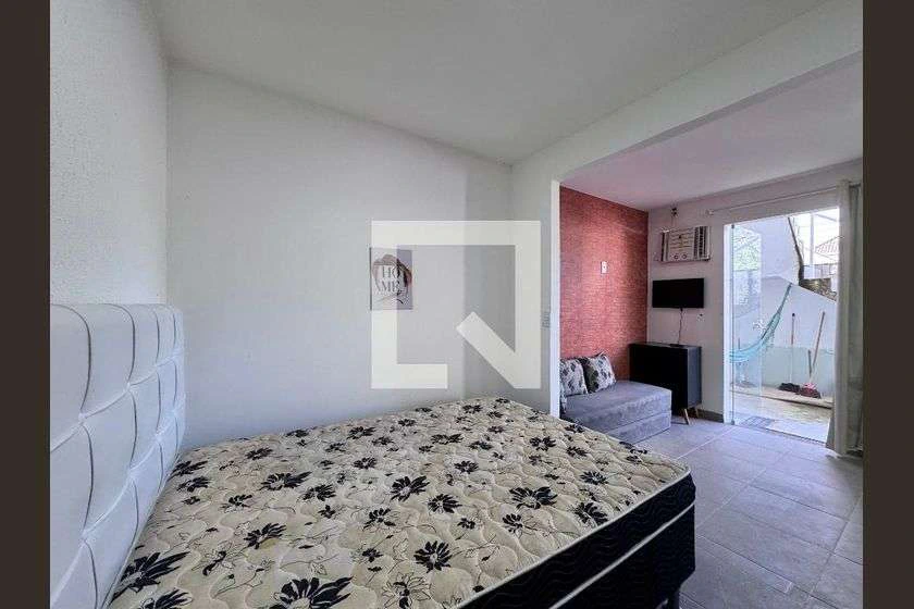 Casa mobiliada de 30 m² com 1 quarto e jardim privativo — photo 14