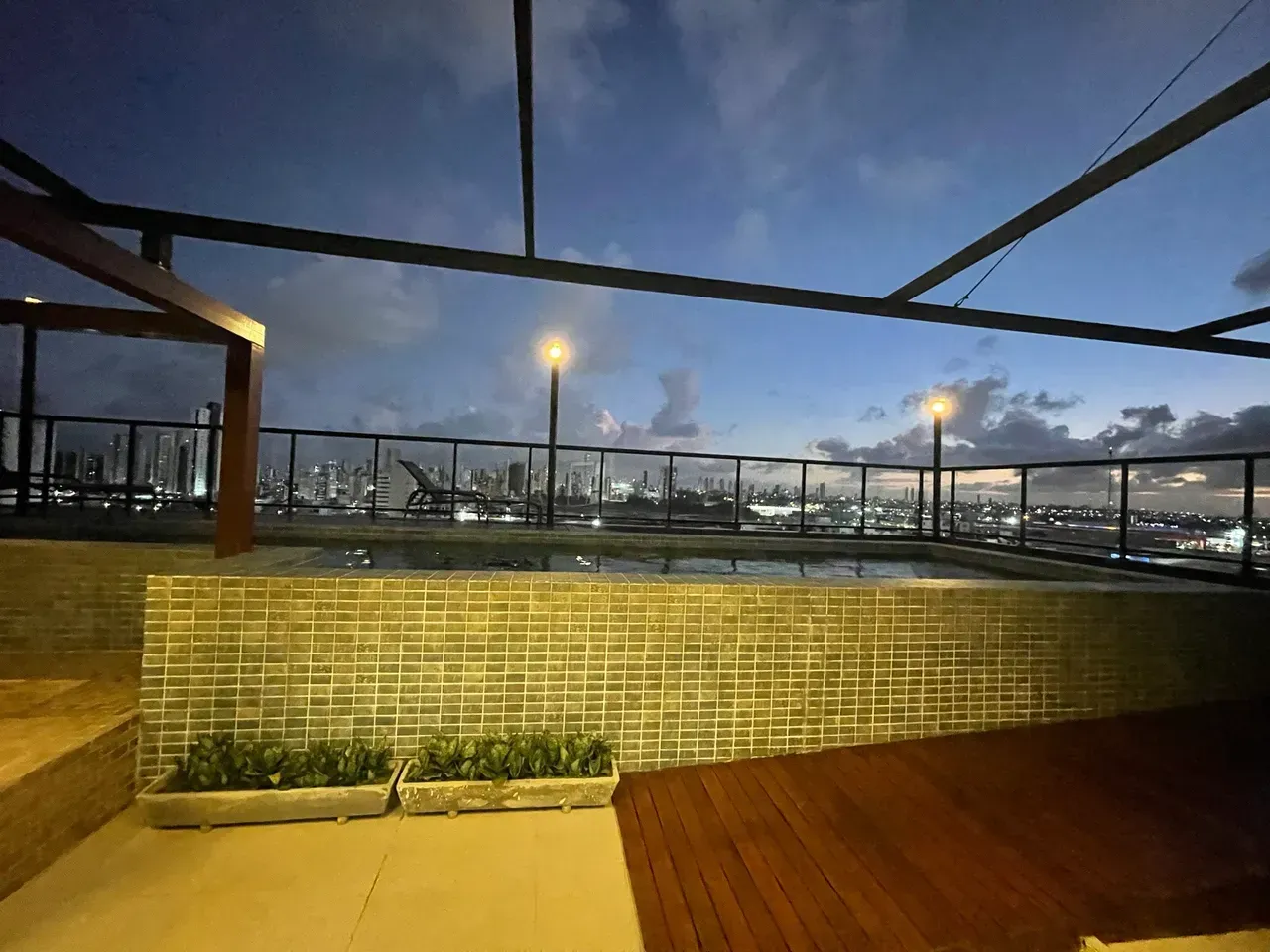 3-bedroom apartment with a grill on the balcony — photo 3