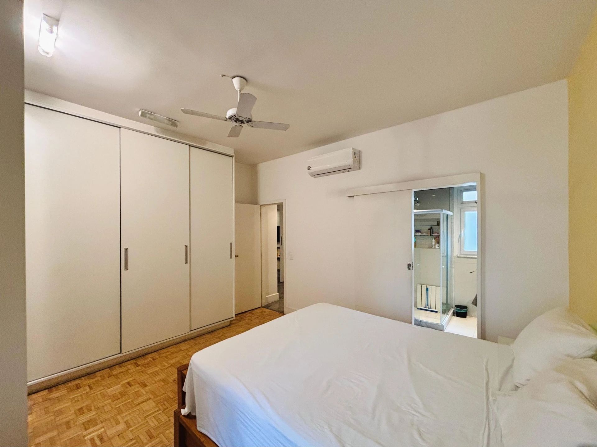 3-bedroom apartment with a home office in Rio de Janeiro — photo 4
