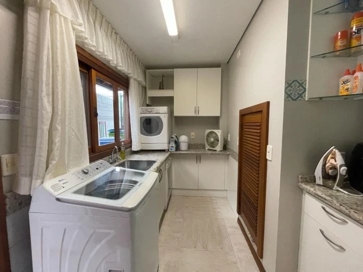 Ванна и 6 спален: дом 320 м² — photo 22