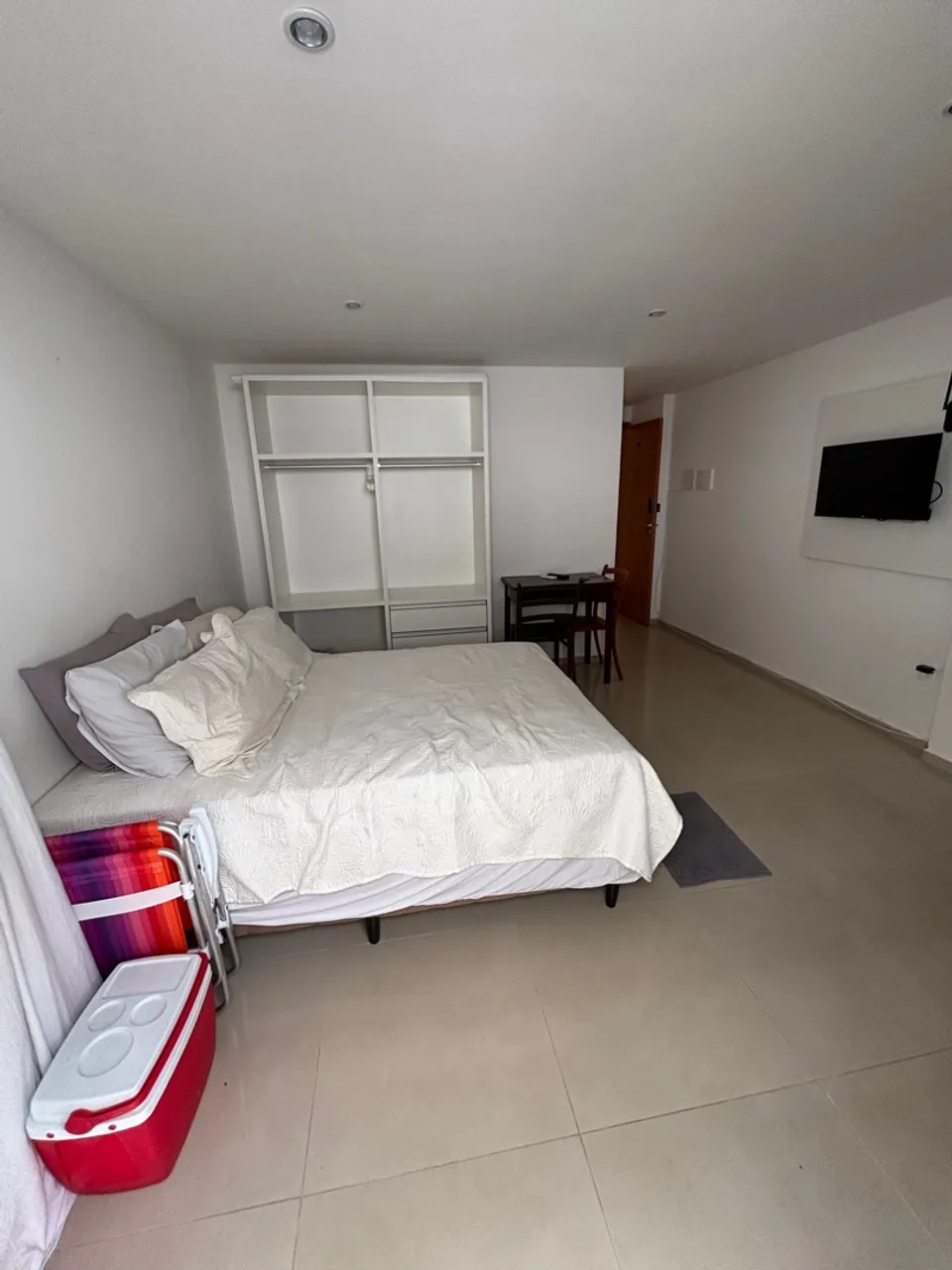 Furnished 1-bedroom apartment with a gas open kitchen — photo 5