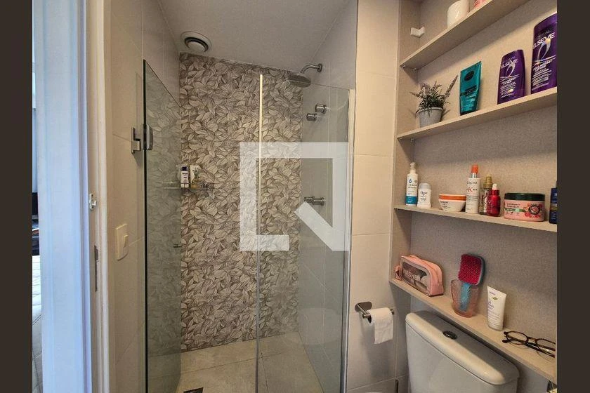 Glass-enclosed balcony in a 2-bedroom apartment, 82 m² — photo 6