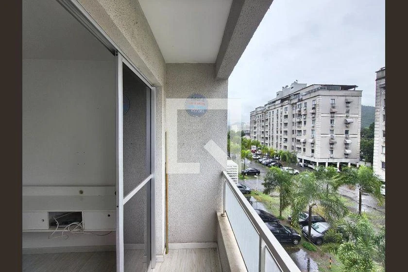 2-bedroom apartment in a building with a gym
